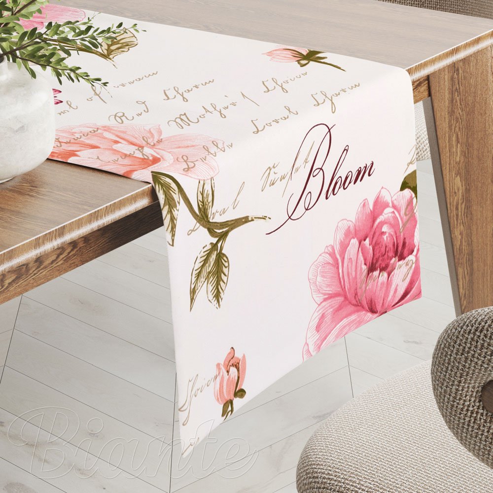 Bavlněný běhoun na stůl Sandra SA-683 Růžové pivoňky s motýly na bílém - Biante.cz