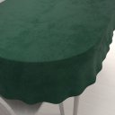 Sametový oválný ubrus Velvet Premium SVP-040 Lesní zelená - Biante.cz