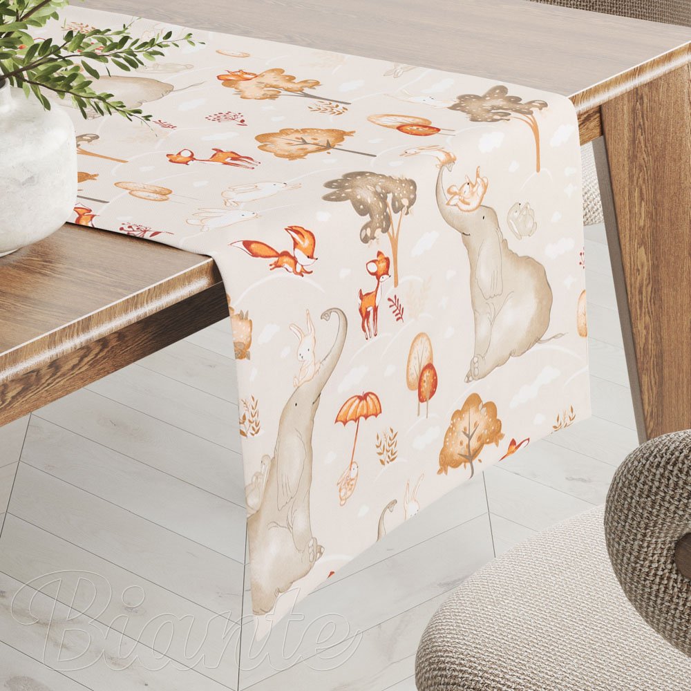 Dětský bavlněný běhoun na stůl Sandra SA-692 Slon a jeho kamarádi na světle šedobéžovém - Biante.cz