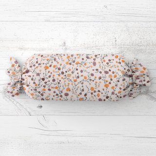 Vankúš valec bonbon Sandra SA-720 Oranžovo-hnedo-béžové drobné kvietky na smotanovom - Biante.sk
