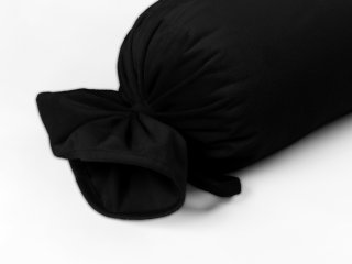 Zamatový vankúš valec bonbon Velvet Prémium SVP-041 Čierny - detail 1 - Biante.sk Zamatový vankúš valec bonbon Velvet Prémium SVP-041 Čierny - detail 1 - Biante.sk