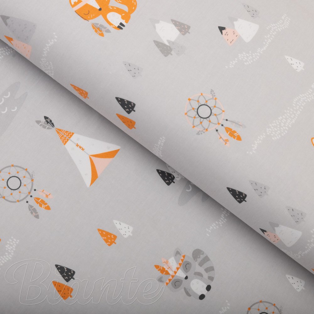 Dětská bavlněná látka/plátno Sandra SA-699 Oranžová zvířátka Indiáni na šedém - šířka 160 cm - Biante.cz