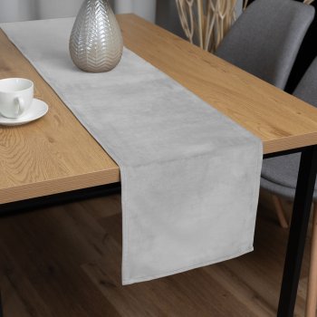 Sametový běhoun na stůl Velvet Premium SVP-027 Světle šedý - Biante.cz Sametový běhoun na stůl Velvet Premium SVP-027 Světle šedý - Biante.cz