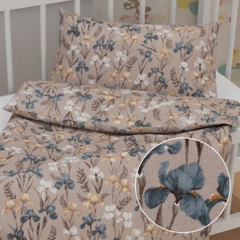 Dětské bavlněné povlečení do postýlky Sandra SA-637 Modro-béžovo-bílé kosatce na šedobéžovém - Biante.cz Dětské bavlněné povlečení do postýlky Sandra SA-637 Modro-béžovo-bílé kosatce na šedobéžovém - Biante.cz