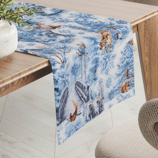 Bavlněný běhoun na stůl Sandra SA-674 Lesní zvířata v zimním lese na modrém - Biante.cz