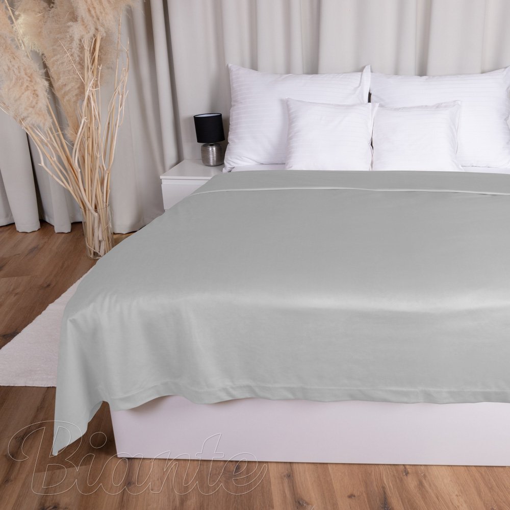 Sametový přehoz na postel Velvet Premium SVP-027 Světle šedý - Biante.cz