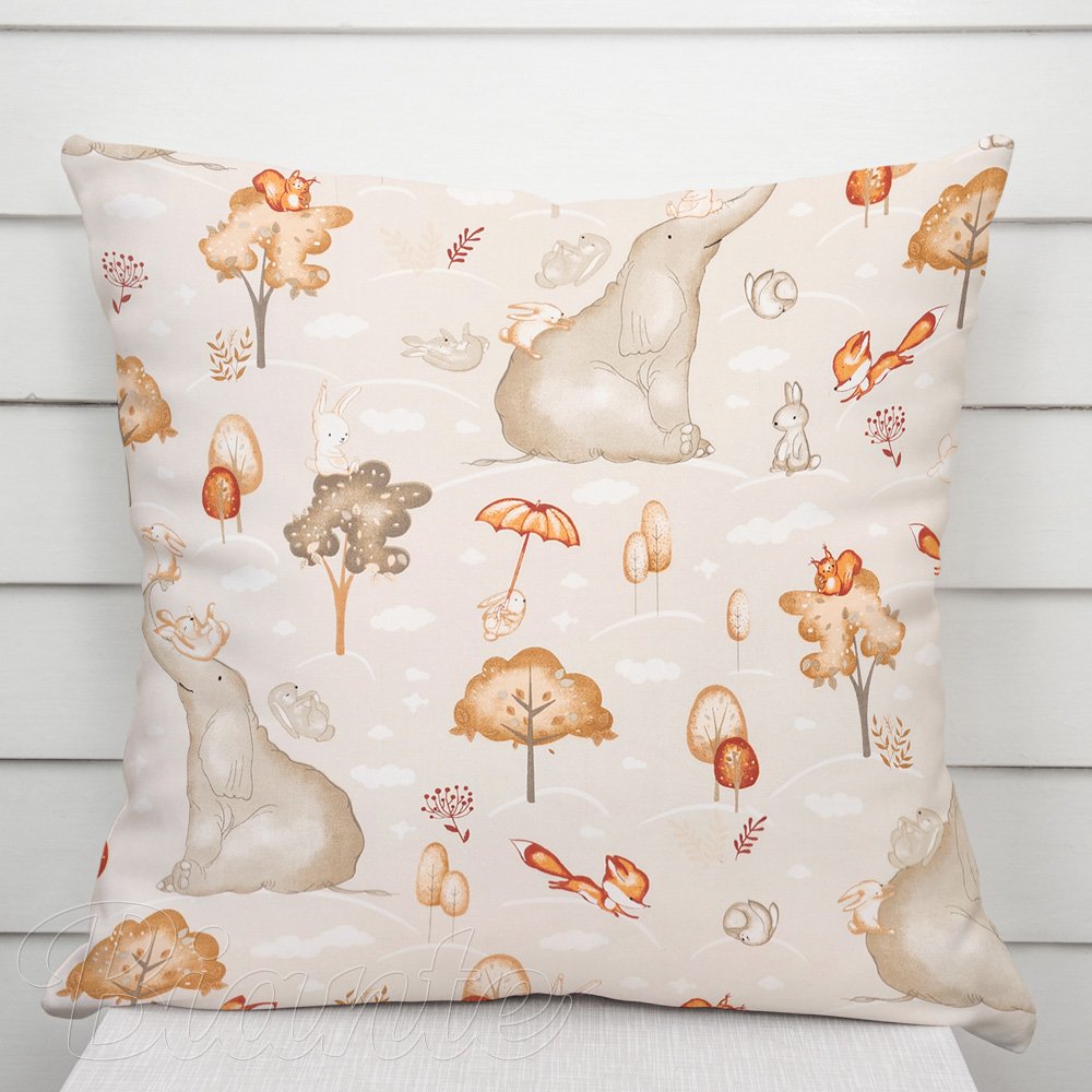 Dětský bavlněný povlak na polštář Sandra SA-692 Slon a jeho kamarádi na světle šedobéžovém - Biante.cz