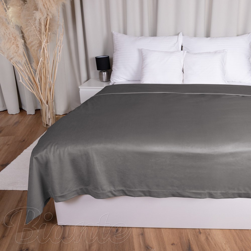 Sametový přehoz na postel Velvet Premium SVP-017 Tmavě šedý - Biante.cz