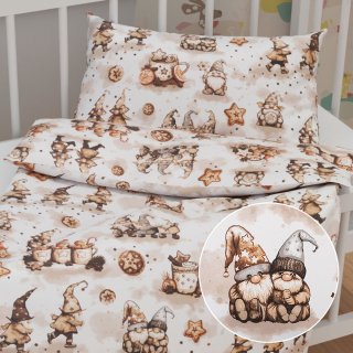Dětské bavlněné povlečení do postýlky Sandra SA-663 Hnědí skřítci s perníčky na bílém - Biante.cz Dětské bavlněné povlečení do postýlky Sandra SA-663 Hnědí skřítci s perníčky na bílém - Biante.cz