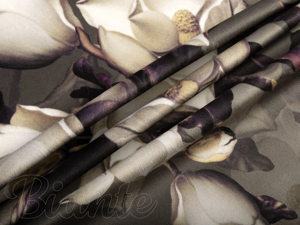 Sametová látka Tamara TMR-034 Květy gardénie na hnědošedém - šířka 140 cm - detail 4 - Biante.cz