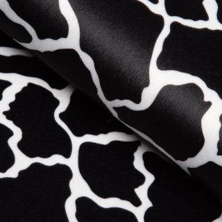 Sametová látka Tamara TMR-015 Černobílý žirafí vzor - šířka 150 cm - Biante.cz