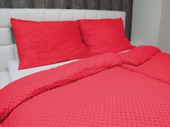 Hrejivé posteľné obliečky Minky 3D bodky MKP-019 Jahodové červené - detail 1 - Biante.sk