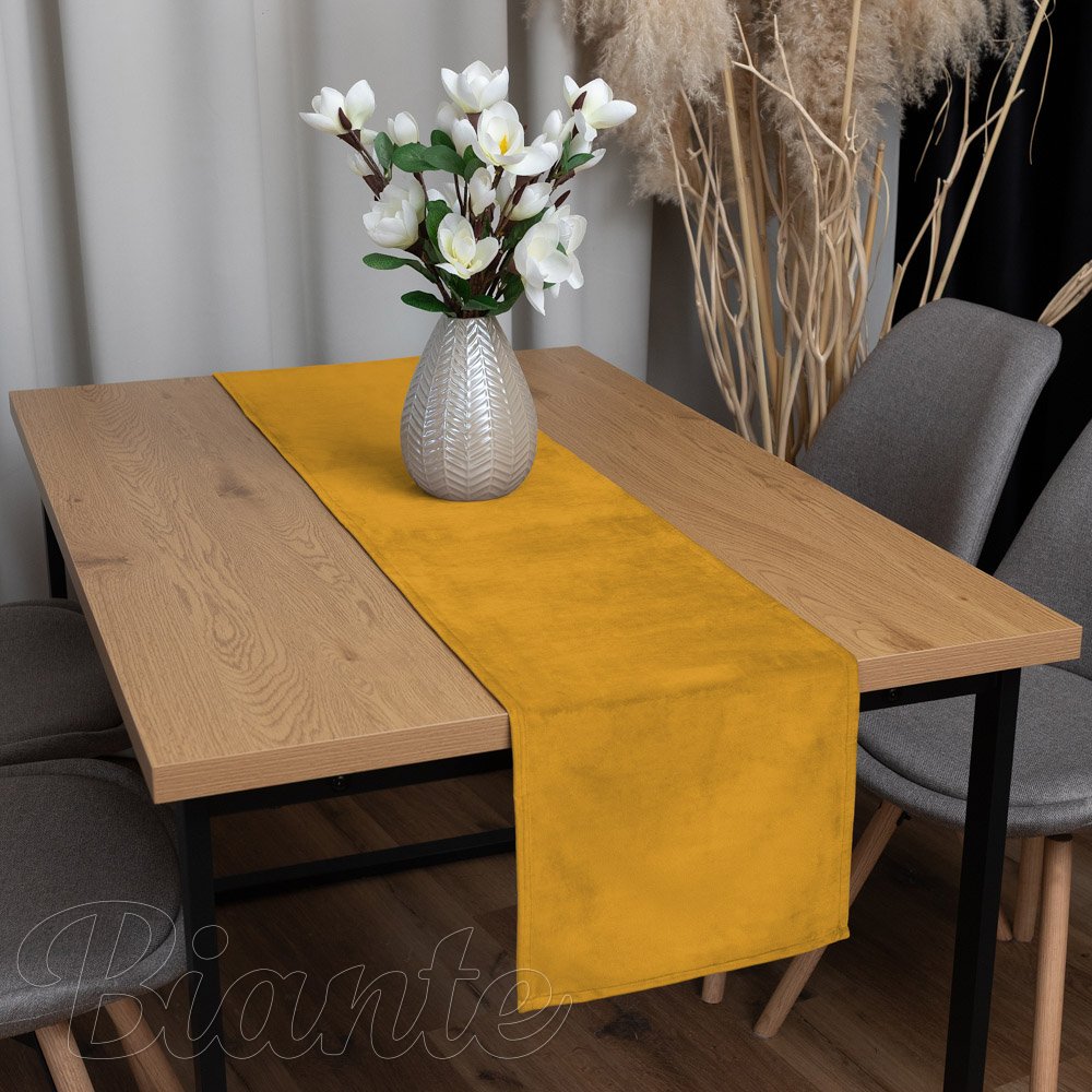 Sametový běhoun na stůl Velvet Premium SVP-037 Zlatavě oranžový - detail 1 - Biante.cz