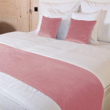 Sametový přehoz/běhoun na postel Velvet Premium SVP-033 Starorůžový - Biante.cz