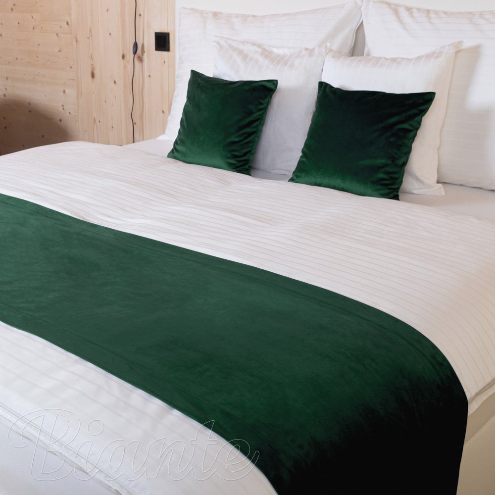 Zamatový prehoz/behúň na posteľ Velvet Prémium SVP-040 Lesná zelená - Biante.sk