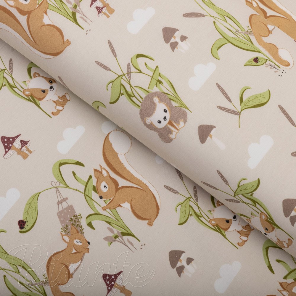 Dětská bavlněná látka/plátno Sandra SA-695 Veverky a ježci na světle béžovém - šířka 160 cm - Biante.cz