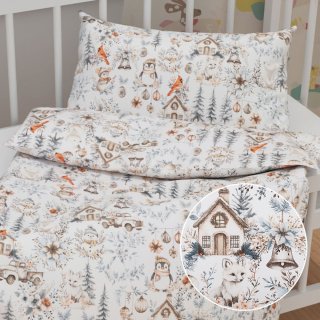 Dětské bavlněné povlečení do postýlky Sandra SA-708 Zimní pohádka modro-šedo-hnědá na bílém - Biante.cz Dětské bavlněné povlečení do postýlky Sandra SA-708 Zimní pohádka modro-šedo-hnědá na bílém - Biante.cz