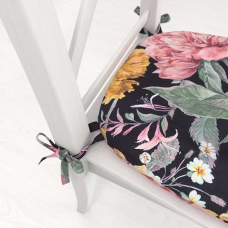 Sametový oblý podsedák Tamara TMR-019 Zahradní květy na černém - 39x37x3 cm - detail 1 - Biante.cz