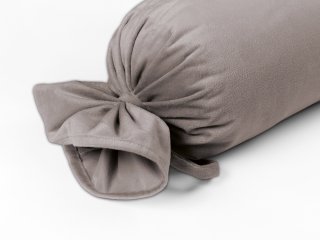Zamatový vankúš valec bonbon Velvet Prémium SVP-015 Latte - detail 1 - Biante.sk Zamatový vankúš valec bonbon Velvet Prémium SVP-015 Latte - detail 1 - Biante.sk