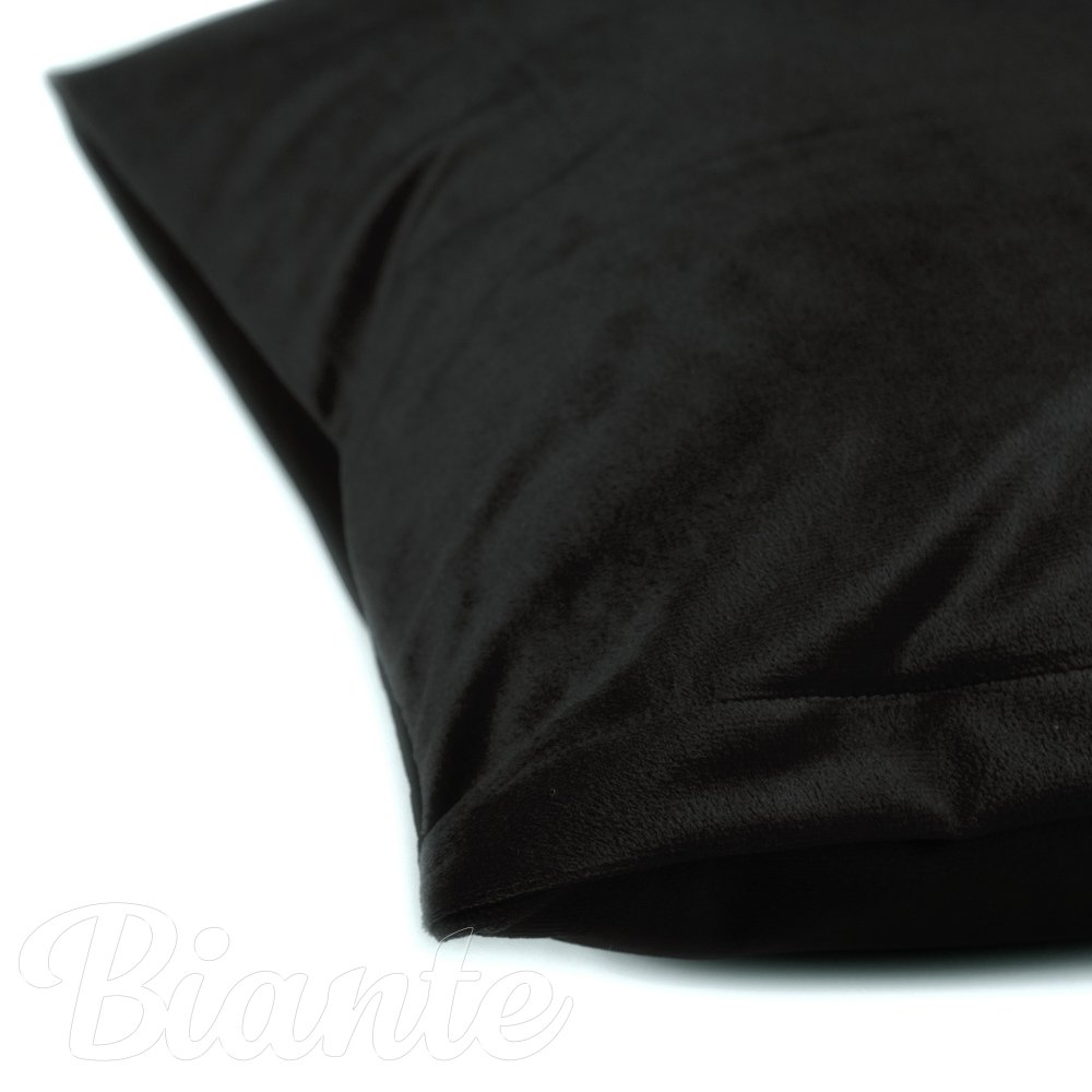 Sametový povlak na polštář Velvet Premium SVP-041 Černý - detail 2 - Biante.cz Sametový povlak na polštář Velvet Premium SVP-041 Černý - detail 2 - Biante.cz
