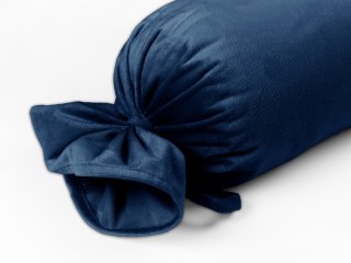 Sametový polštář válec bonbon Velvet Premium SVP-029 Námořnická modrá - detail 1 - Biante.cz Sametový polštář válec bonbon Velvet Premium SVP-029 Námořnická modrá - detail 1 - Biante.cz