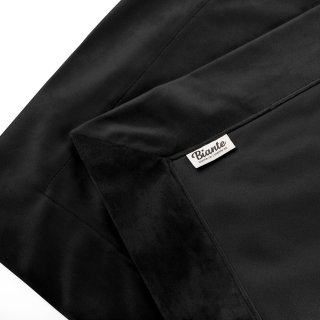 Sametový přehoz/běhoun na postel Velvet Premium SVP-023 Černý - detail 1 - Biante.cz Sametový přehoz/běhoun na postel Velvet Premium SVP-023 Černý - detail 1 - Biante.cz
