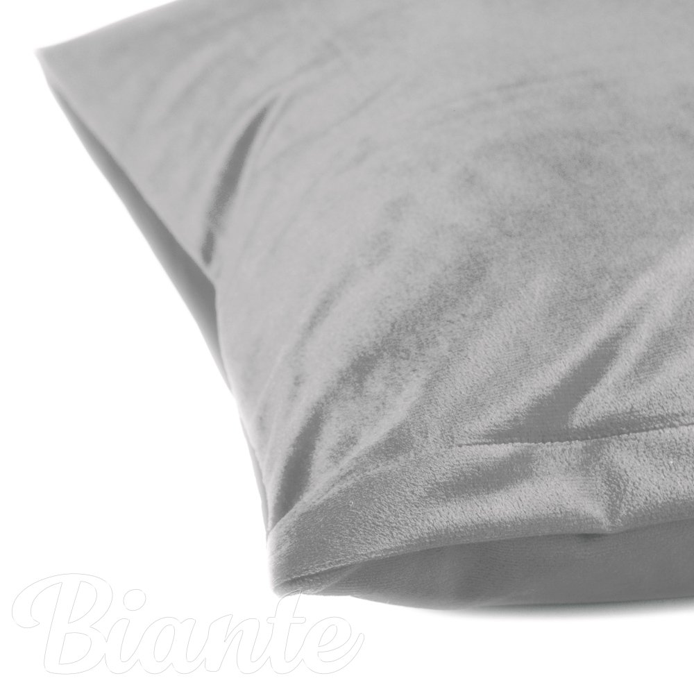 Sametový povlak na polštář Velvet Premium SVP-027 Světle šedý - detail 2 - Biante.cz Sametový povlak na polštář Velvet Premium SVP-027 Světle šedý - detail 2 - Biante.cz