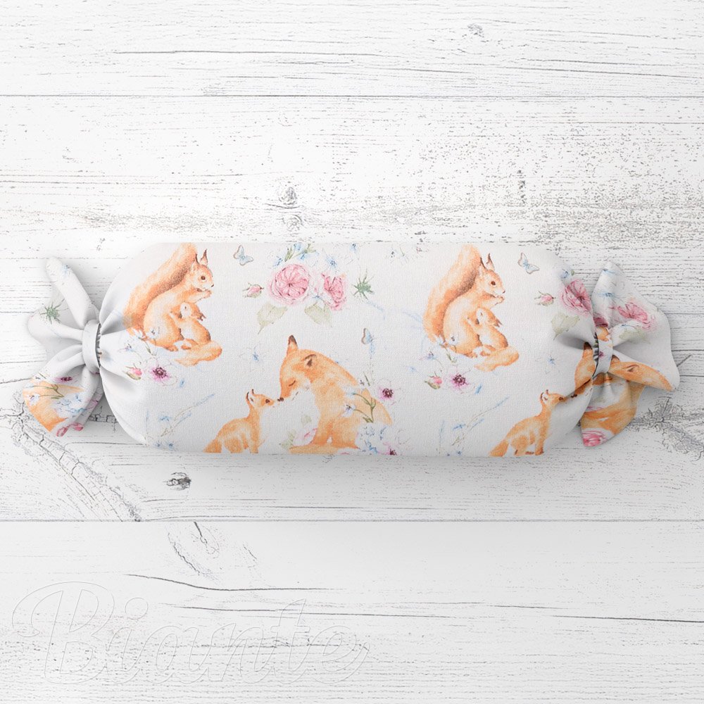 Dětský polštář válec bonbon Sandra SA-694 Veverky a lišky mezi květinami na bílém - Biante.cz