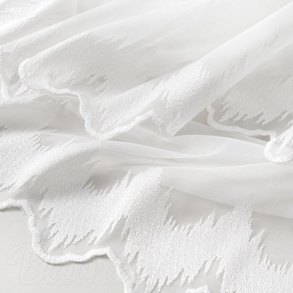 Světle smetanová záclona s perleťově vytkávanou bordurou cikcak do obloučků ZAC-025 výška 295 cm