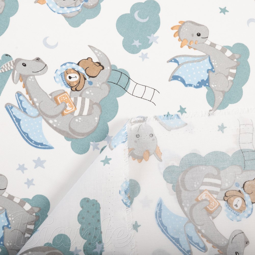 Dětská bavlněná látka/plátno Sandra SA-689 Dráčci s medvídky na modrozelených obláčcích na bílém - šířka 160 cm - detail 4 - Biante.cz