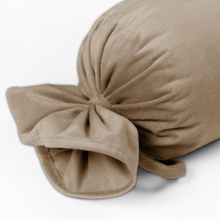 Zamatový vankúš valec bonbon Velvet Prémium SVP-026 Kávovo béžový - detail 1 - Biante.sk