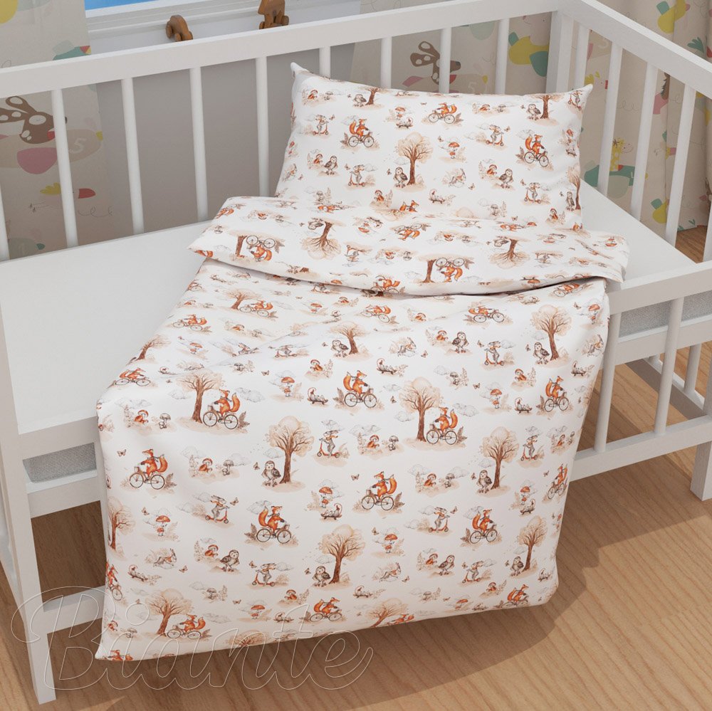 Detské bavlnené posteľné obliečky do postieľky Sandra SA-696 Líšky na bicykloch - hnedé na bielom - detail 1 - Biante.sk