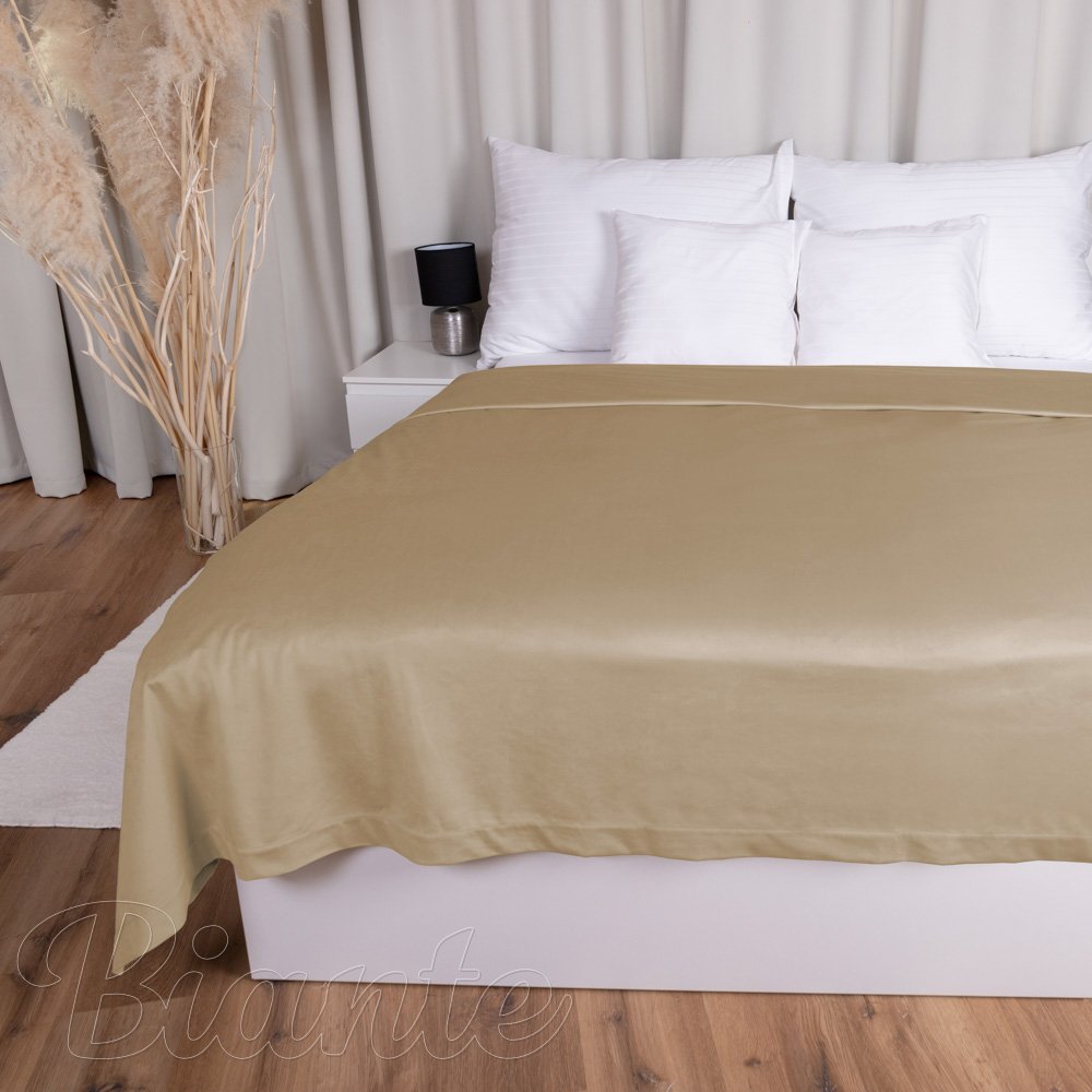 Sametový přehoz na postel Velvet Premium SVP-045 Kávově béžový - Biante.cz
