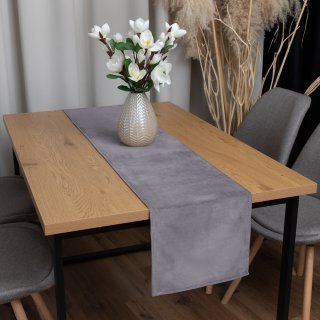 Sametový běhoun na stůl Velvet Premium SVP-013 Šedý - detail 1 - Biante.cz Sametový běhoun na stůl Velvet Premium SVP-013 Šedý - detail 1 - Biante.cz