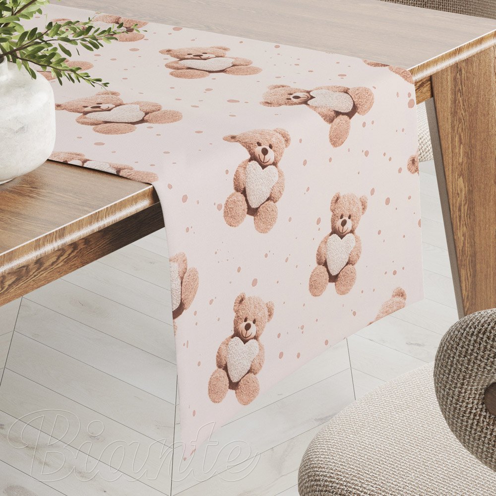 Dětský bavlněný běhoun na stůl Sandra SA-721 Medvídci se srdíčky na pudrově růžovém - Biante.cz