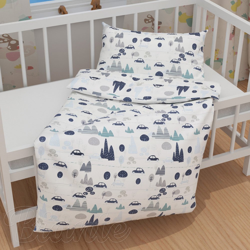 Dětské bavlněné povlečení do postýlky Sandra SA-685 Modrá auta mezi stromy na bílém - detail 1 - Biante.cz