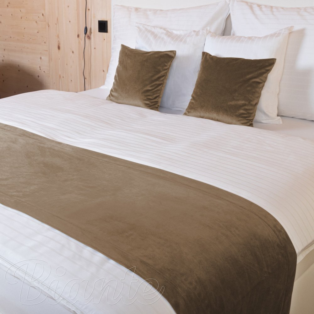 Sametový přehoz/běhoun na postel Velvet Premium SVP-034 Kávově hnědý - Biante.cz