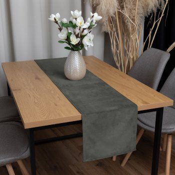 Sametový běhoun na stůl Velvet Premium SVP-021 Tmavě šedozelený - detail 1 - Biante.cz Sametový běhoun na stůl Velvet Premium SVP-021 Tmavě šedozelený - detail 1 - Biante.cz