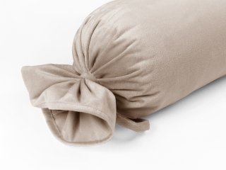 Zamatový vankúš valec bonbon Velvet Prémium SVP-020 Béžový - detail 1 - Biante.sk Zamatový vankúš valec bonbon Velvet Prémium SVP-020 Béžový - detail 1 - Biante.sk